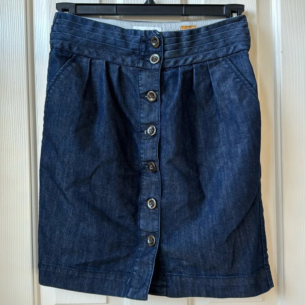 Pilcro and the Letterpress Pleats front button Denim Skirt size 4